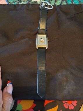 Men’s Vintage Disney Mickey Mouse Watch